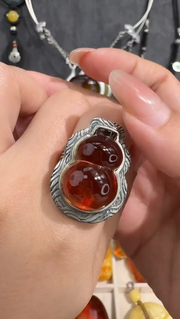 裸石琥珀未镶嵌艳*儿琥珀