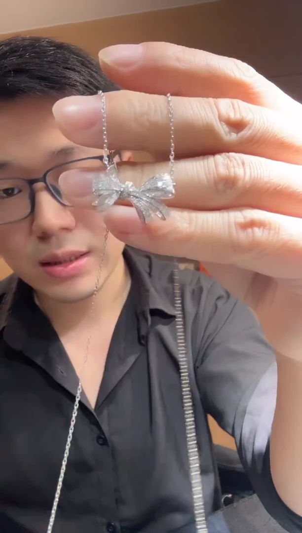 【闪购商品】钻石套链18K金镶嵌蝴蝶结套链TG
