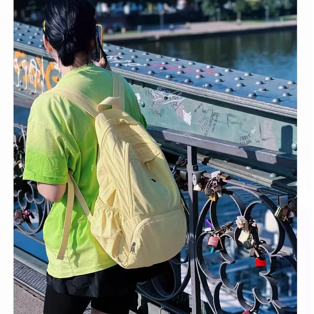 博卜可折叠超大容量双肩包定制防水泡芙女士双肩包