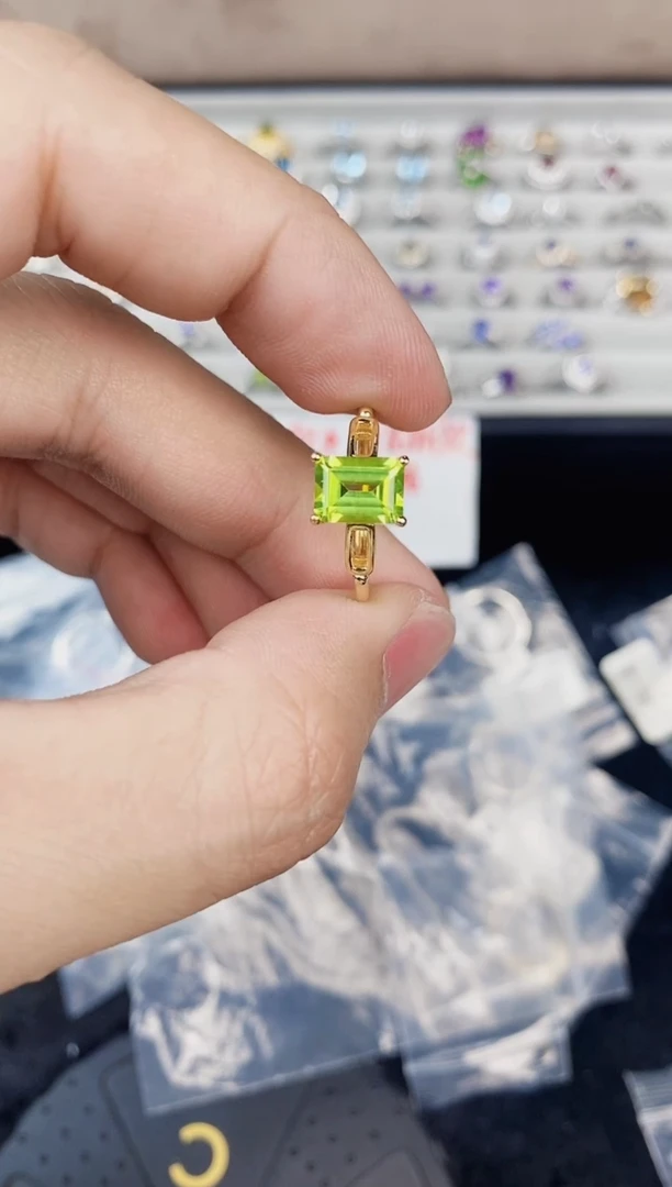 【闪购商品】戒指银S925镶嵌橄榄石默认微瑕不要好评