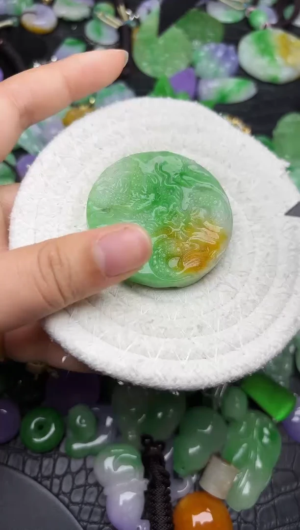 颈饰未镶嵌翡翠缅甸翡翠吊坠