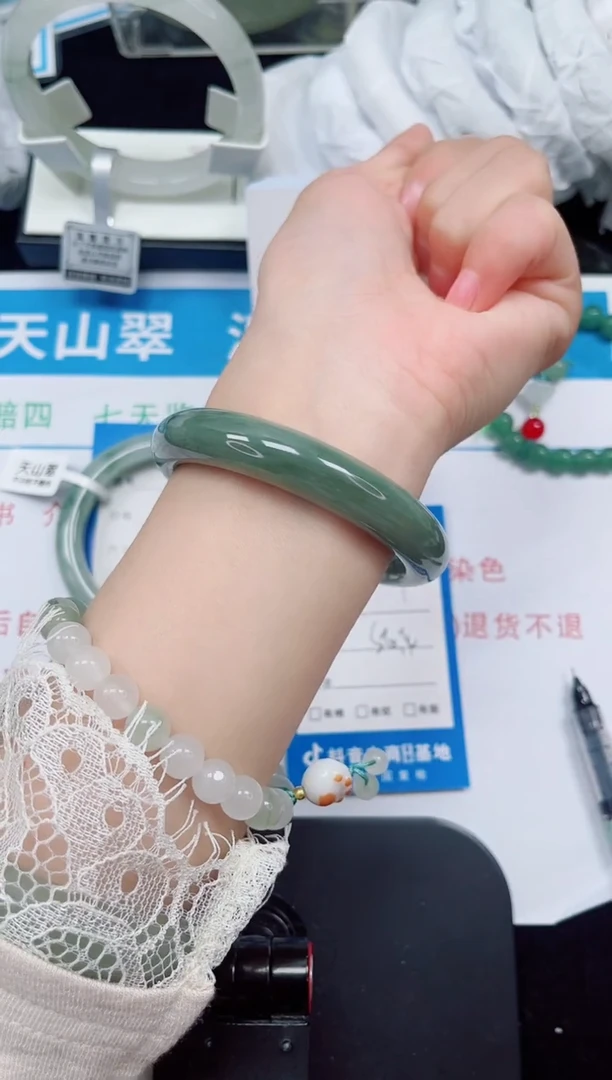 未镶嵌手镯石英质玉159-56/57