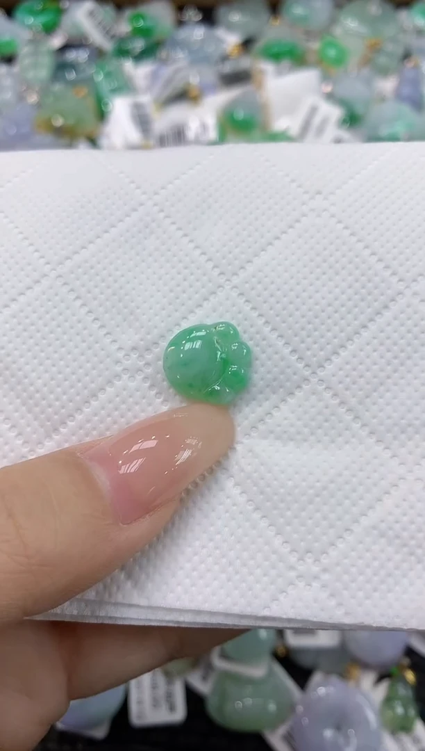 翡翠18K金镶嵌颈饰111111111111