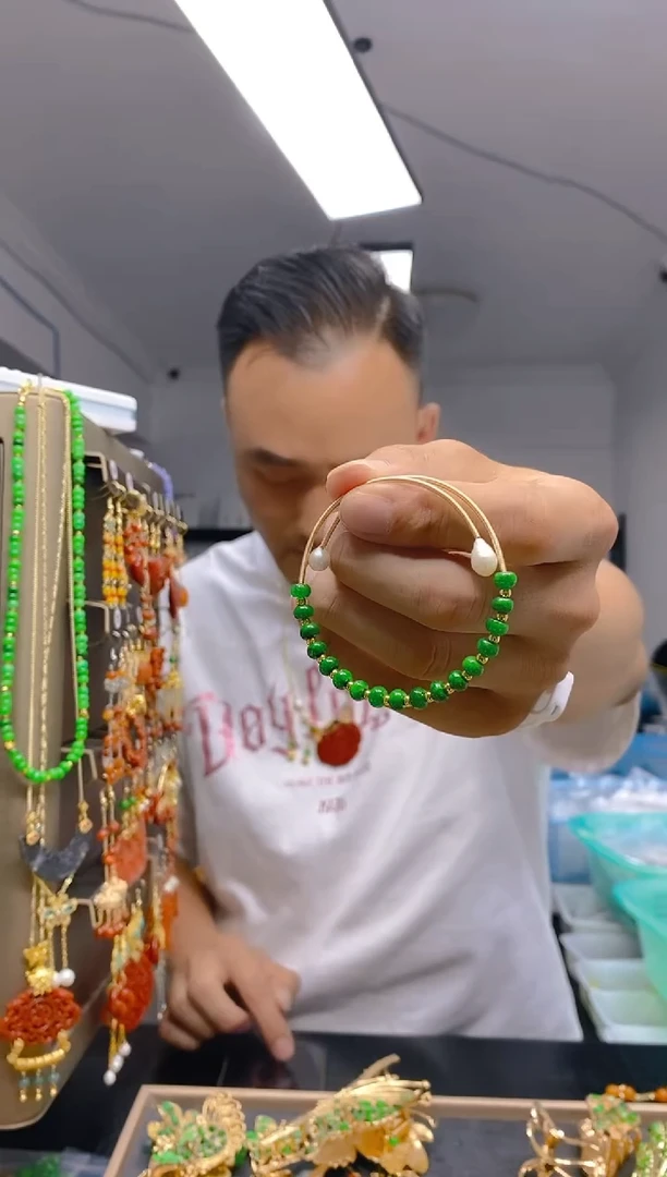 翡翠合金耳饰0248翡翠手镯