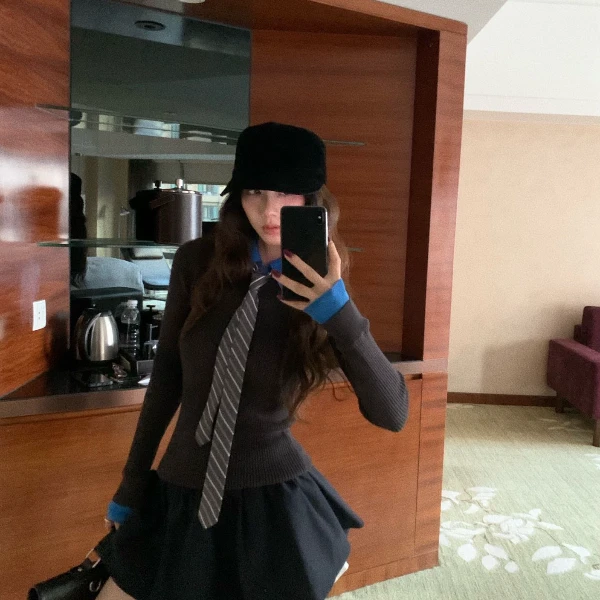 气质长袖复古打底辣妹裙子时尚套装学院风显瘦网红短款百搭显瘦