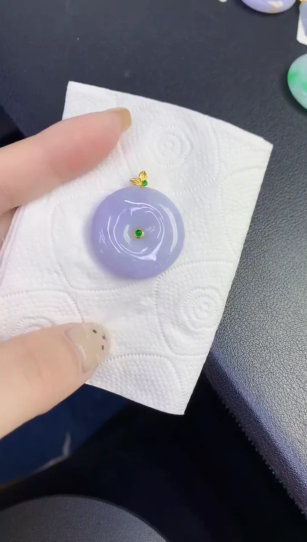 颈饰18K金镶嵌翡翠缅甸天然翡翠A货