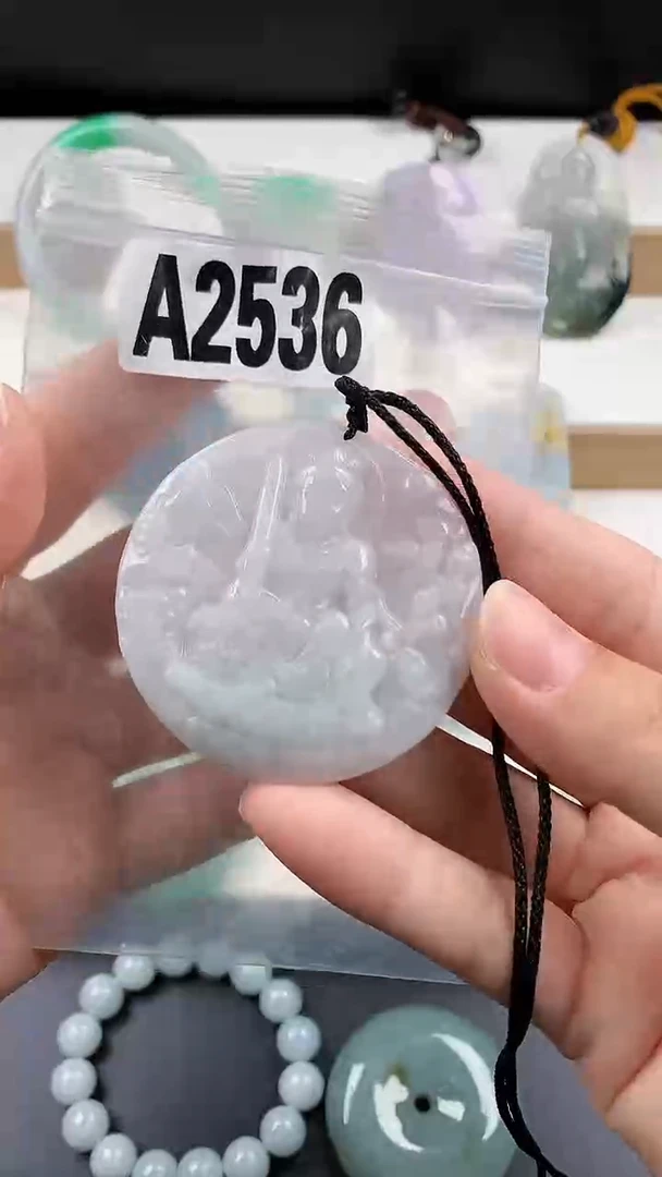 颈饰未镶嵌翡翠天然翡翠吊坠挂件