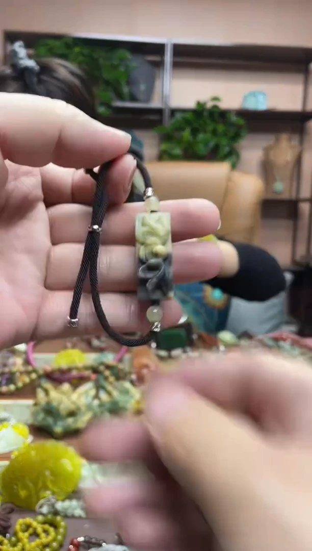 未镶嵌岫玉吊坠·