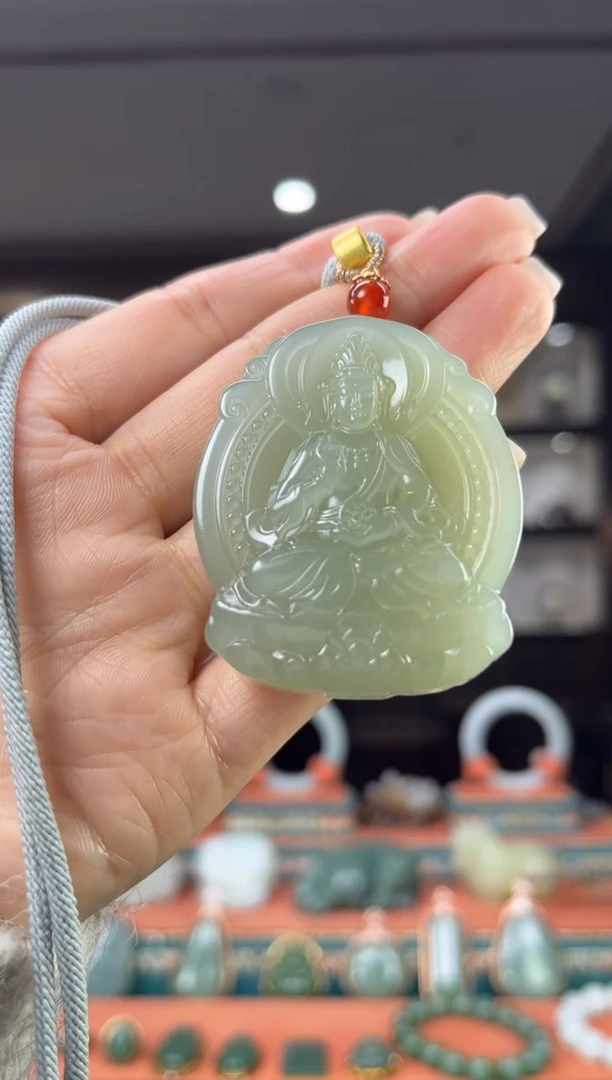 颈饰未镶嵌和田玉佩佩