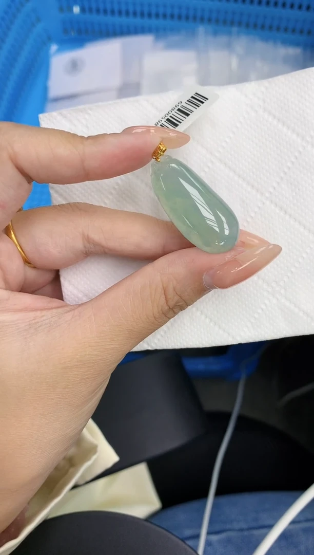 颈饰18K金镶嵌翡翠11111111111