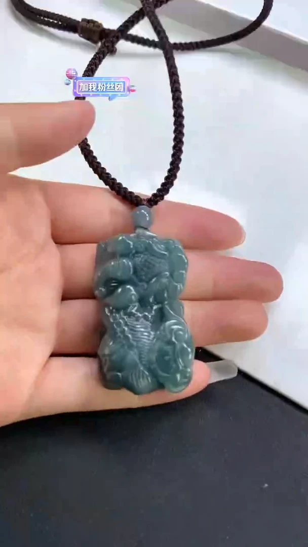 翡翠未镶嵌颈饰多人霸王貔貅