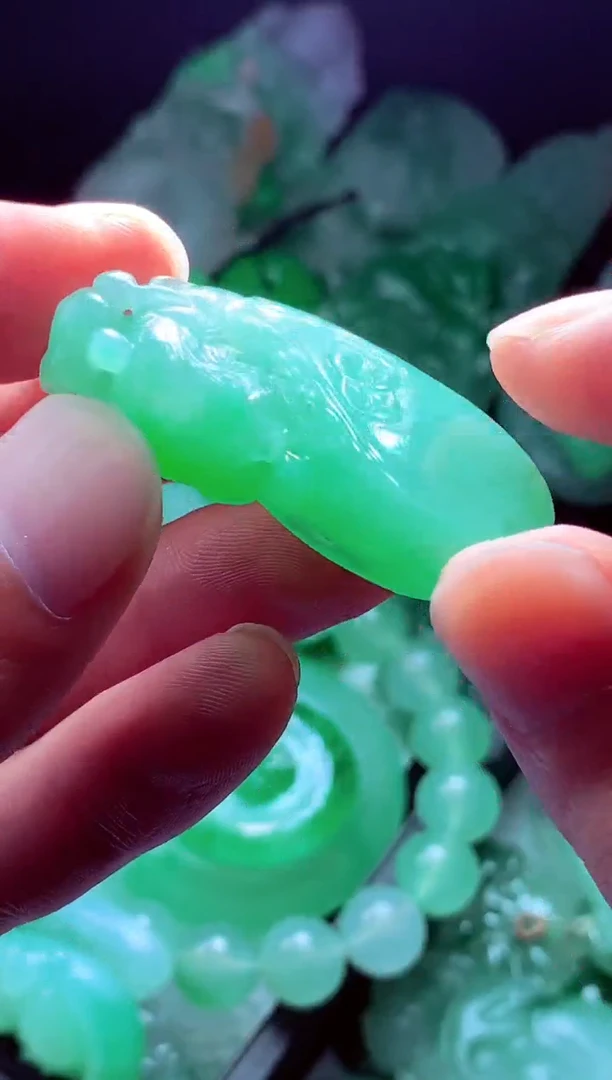未镶嵌定制翡翠枫*?翡翠毛货定制