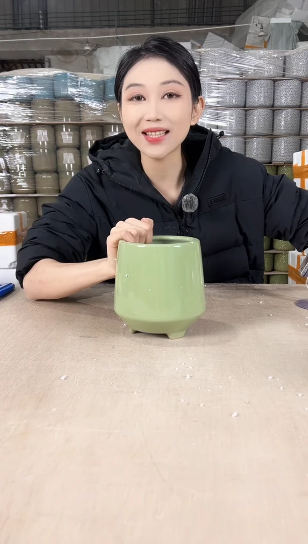 【闪购商品】陶瓷高脚绿花釉13x15