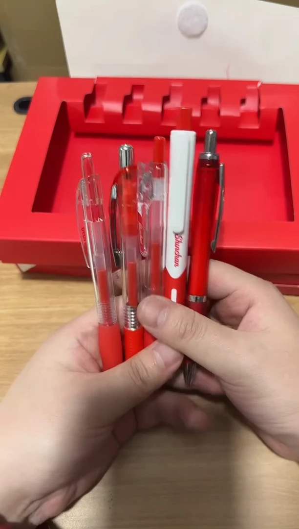 蜡笔小新红色中性笔2盒