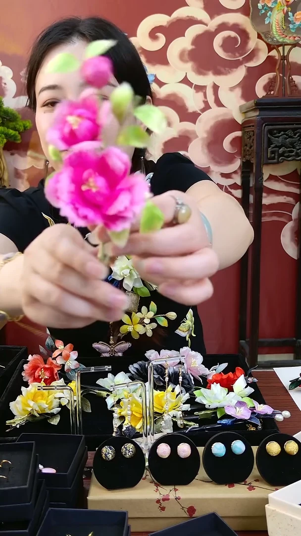 刺绣纯手工非遗绒花