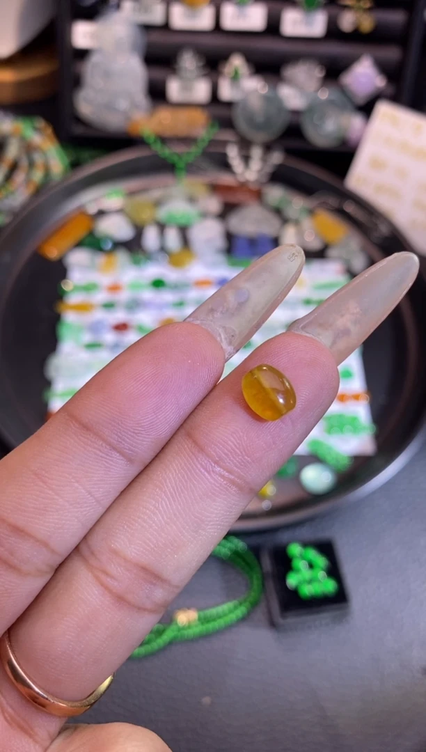 【闪购商品】翡翠挂件未镶嵌枣珠