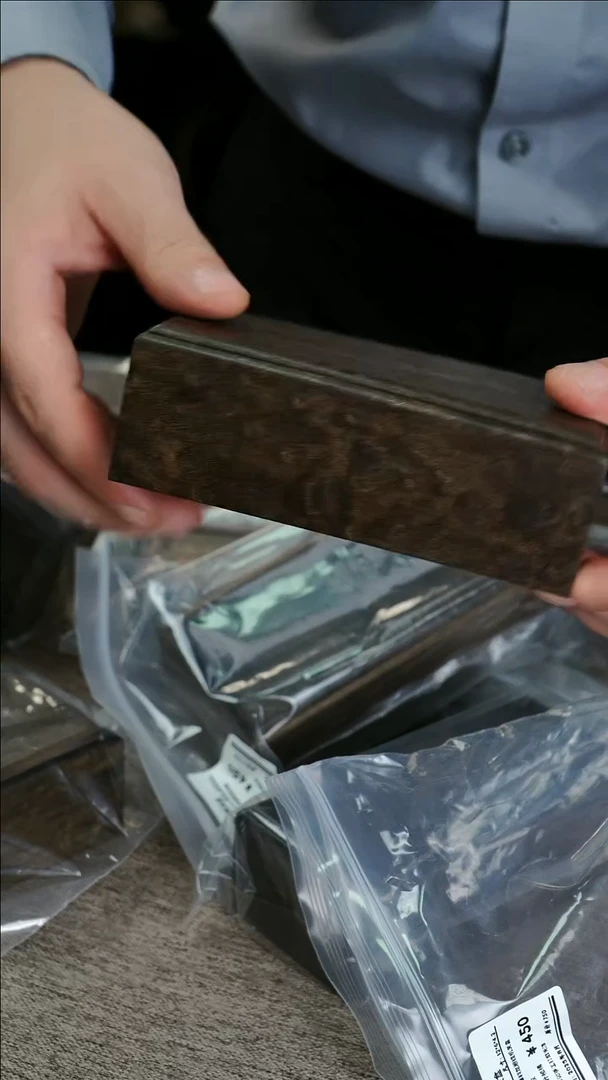 金丝楠枭*金丝楠木龙胆纹机关盒