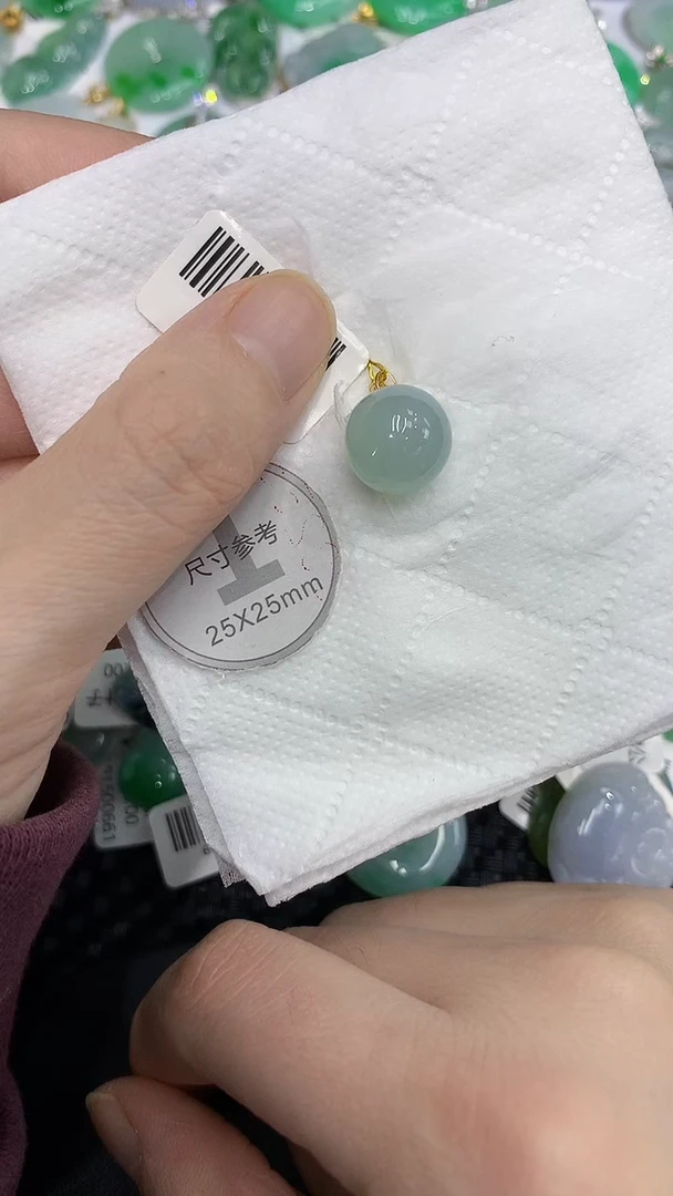颈饰18K金镶嵌翡翠1
