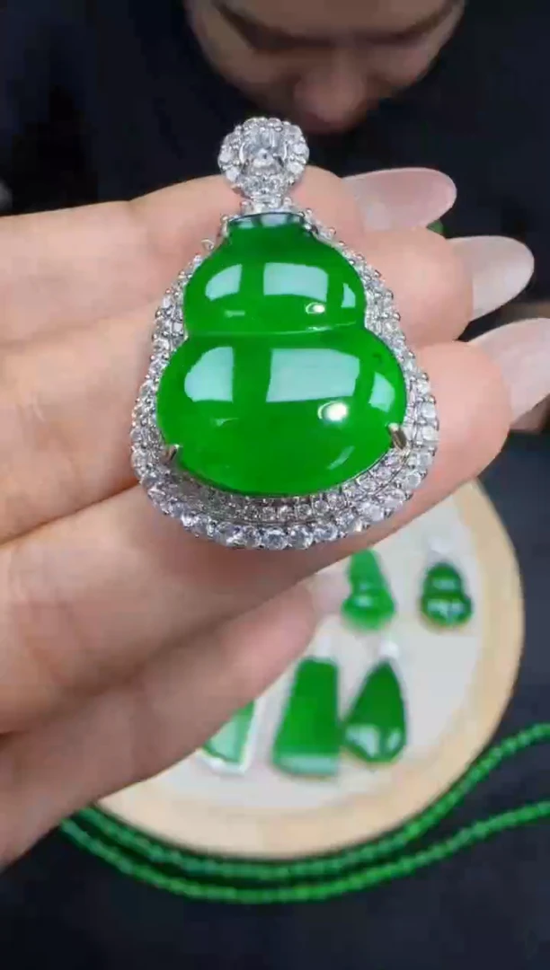 未镶嵌定制翡翠翡翠吊坠156