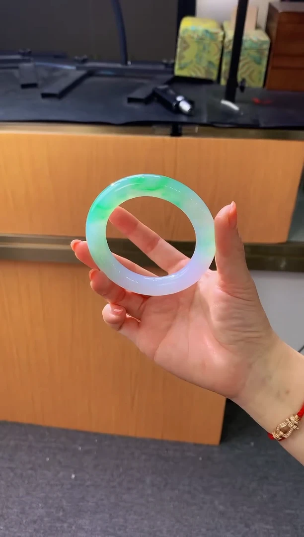 未镶嵌手镯翡翠-Q7 圈口55.8 全款150万 定金2万