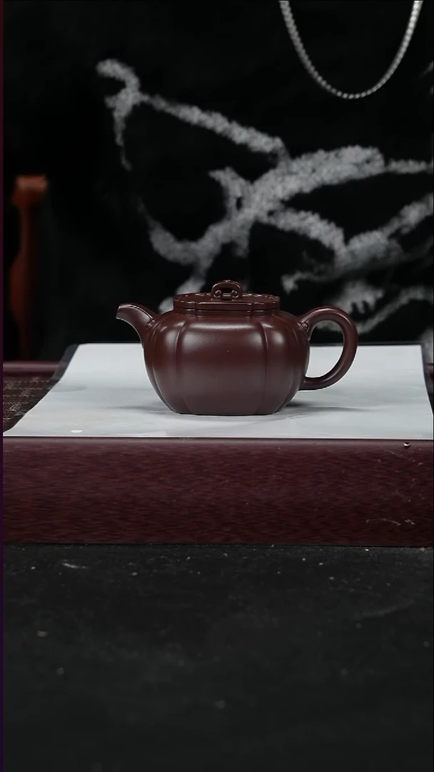 茶壶紫砂   革紫泥   太极如意     220cc     全手工