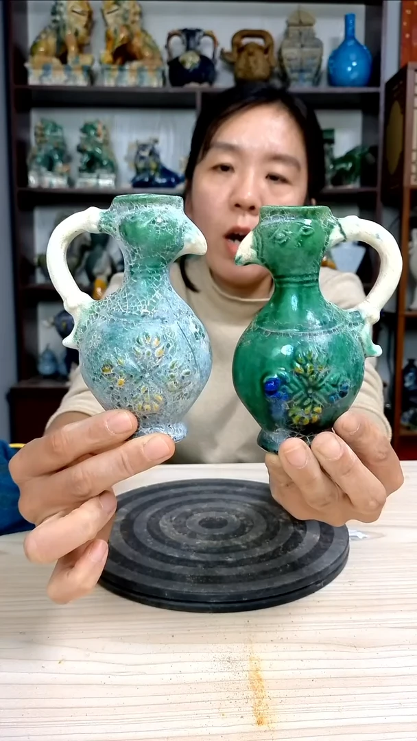 经典一对精美复古风格瓷器