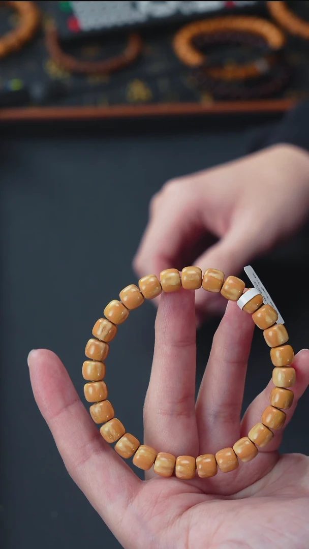 手串紫金鼠实心老型8.5        10975