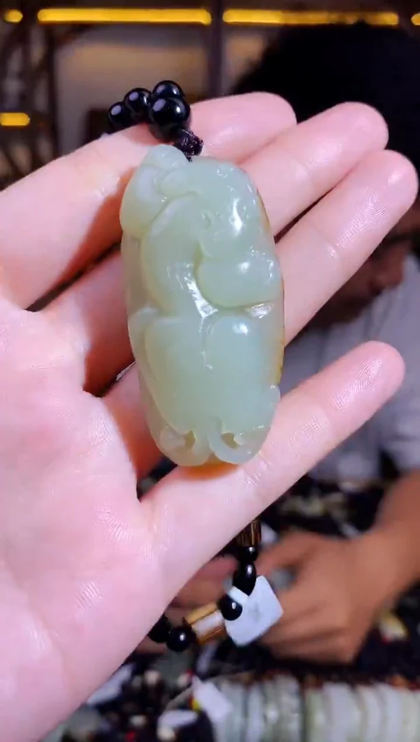 颈饰未镶嵌和田玉1