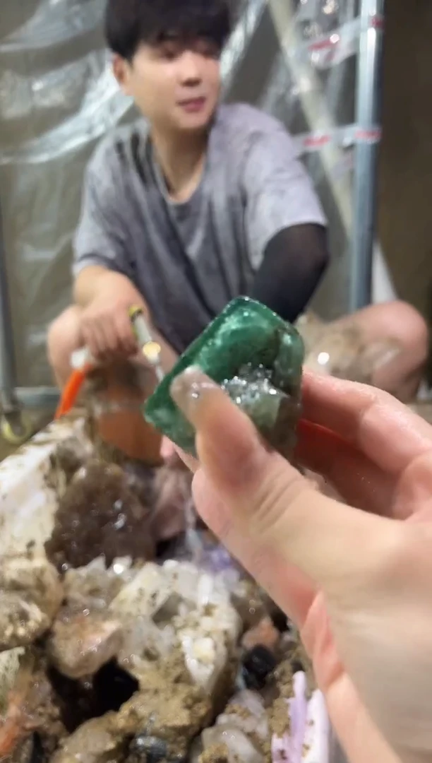 未镶嵌水晶大型摆件（非配饰）213