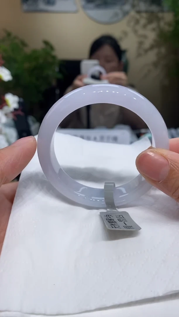 翡翠手镯未镶嵌翡翠手镯