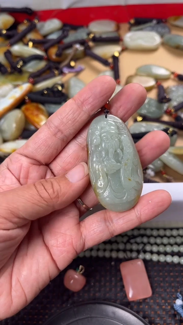 【闪购商品】和田玉颈饰未镶嵌多样性发货没有证书拍一发一有瑕