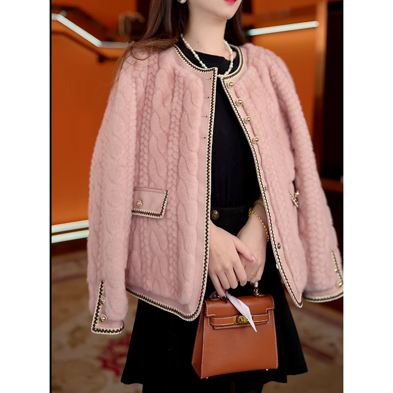 P洋气减龄轻奢短外套2025冬季新款气质时尚高级感保暖上衣