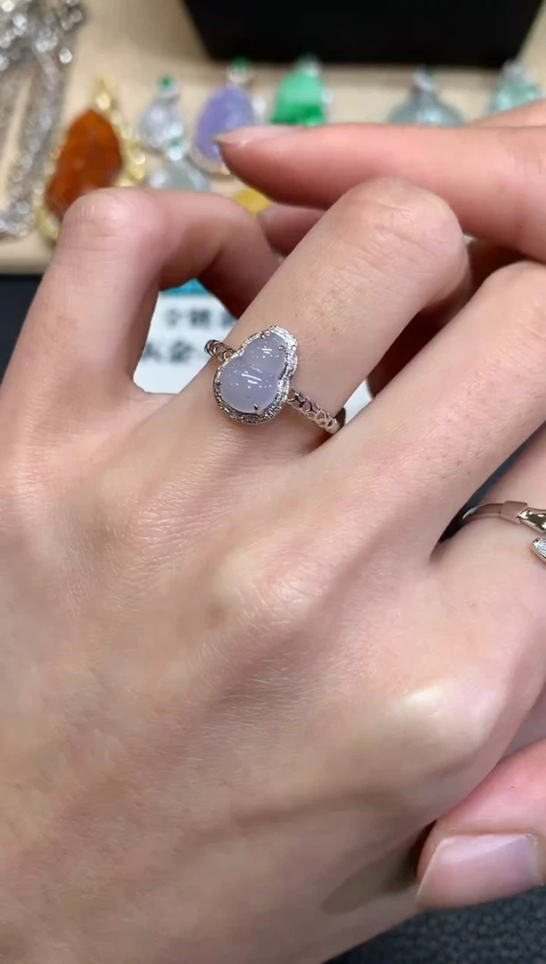 【闪购商品】翡翠戒指18K金镶嵌葫芦【无服务费】