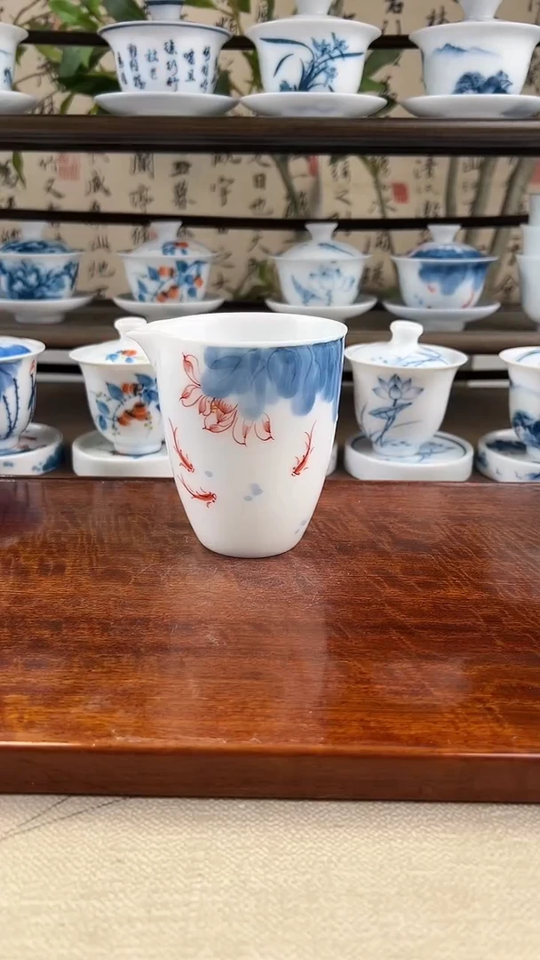 全品线条莲羊脂玉瓷公道杯