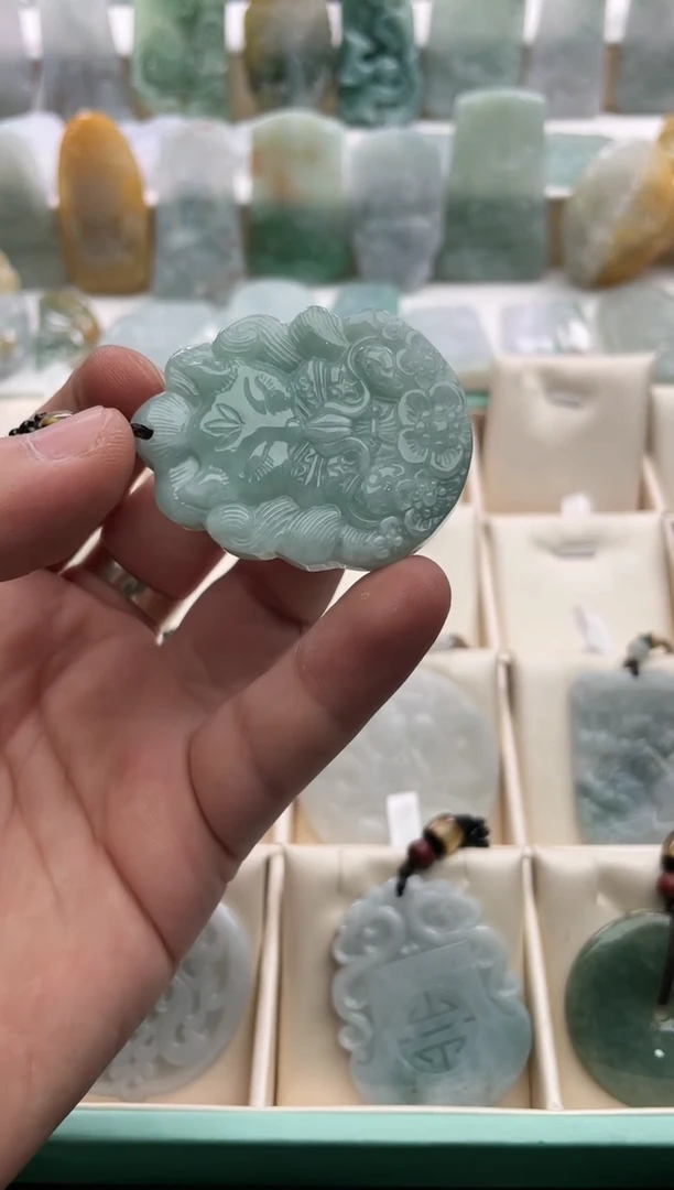 【闪购商品】翡翠颈饰未镶嵌..../2/17/ 77