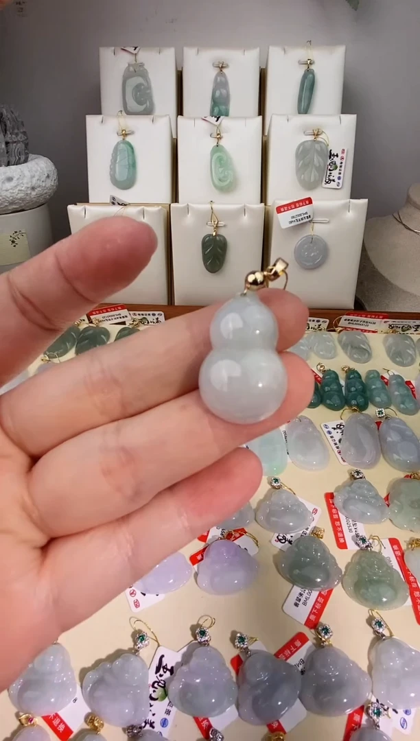 【闪购商品】翡翠颈饰未镶嵌天然缅甸A货翡翠颈饰配绳带礼盒