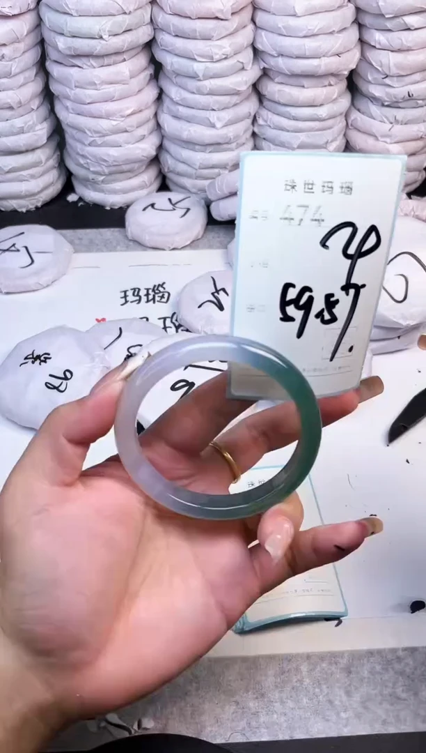 手镯玛瑙/玉髓未镶嵌474