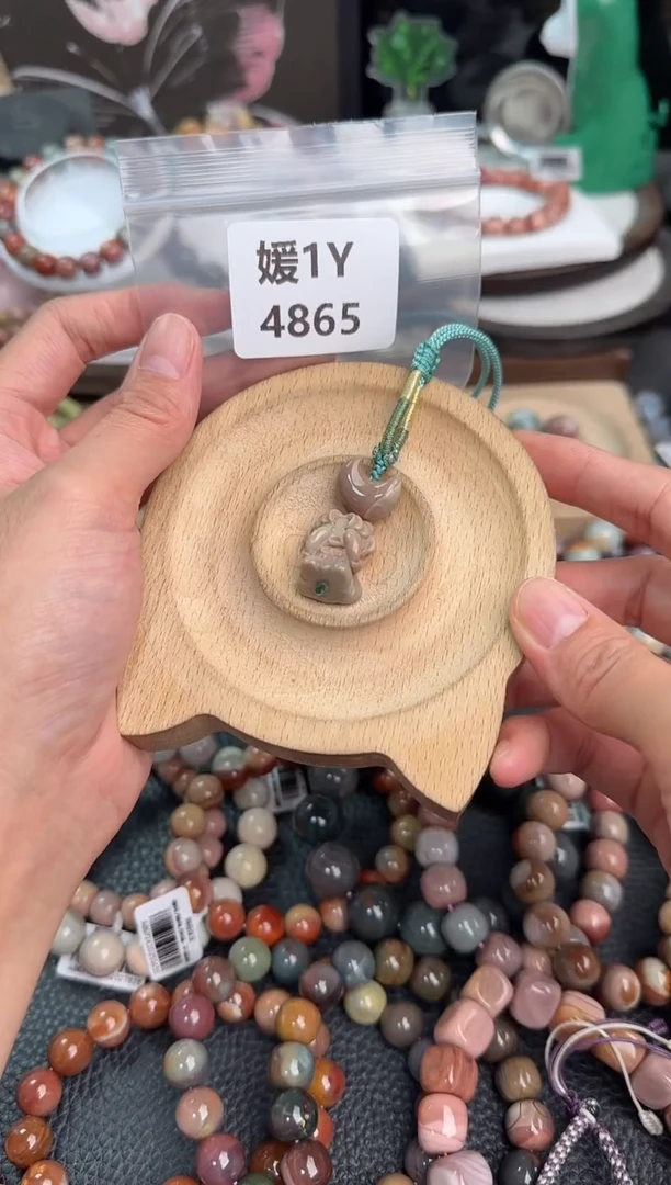 未镶嵌手链石英质玉薄***?1Y4865