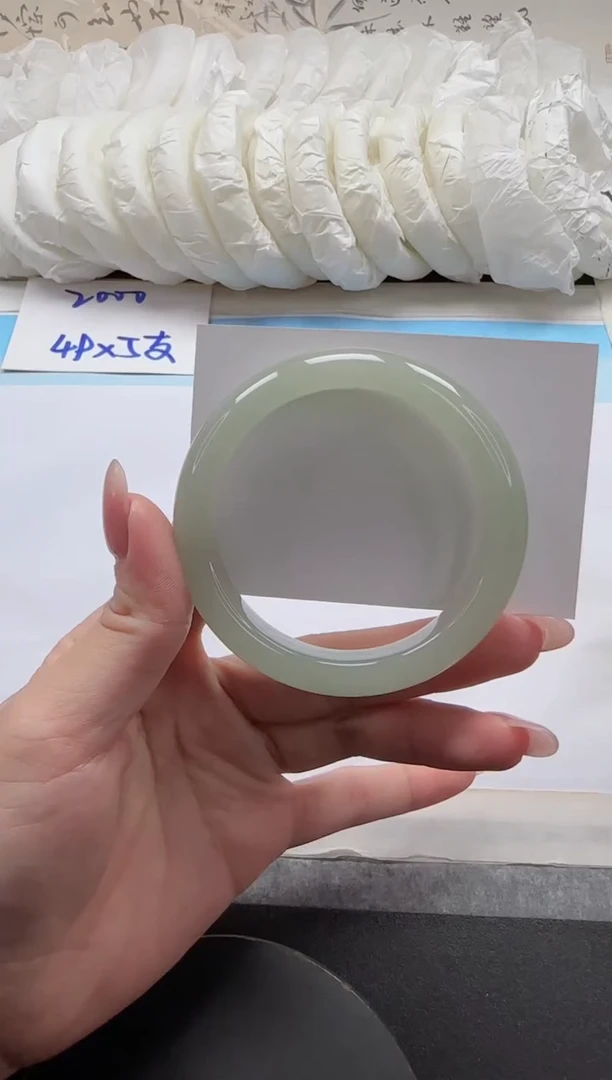 未镶嵌手镯石英质玉105-56.2