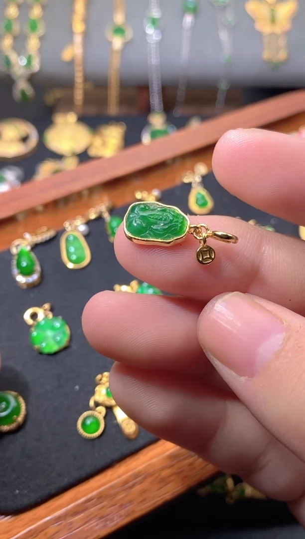 吊坠(不含链)银S925镶嵌翡翠貔貅万能扣