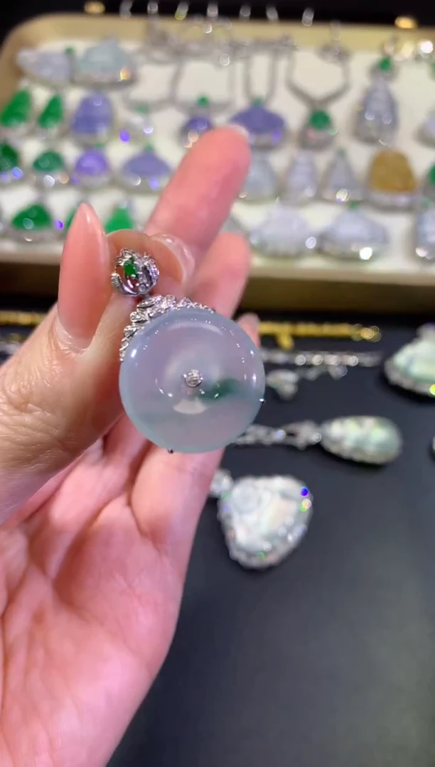 吊坠(不含链)18K金镶嵌翡翠75-扣子