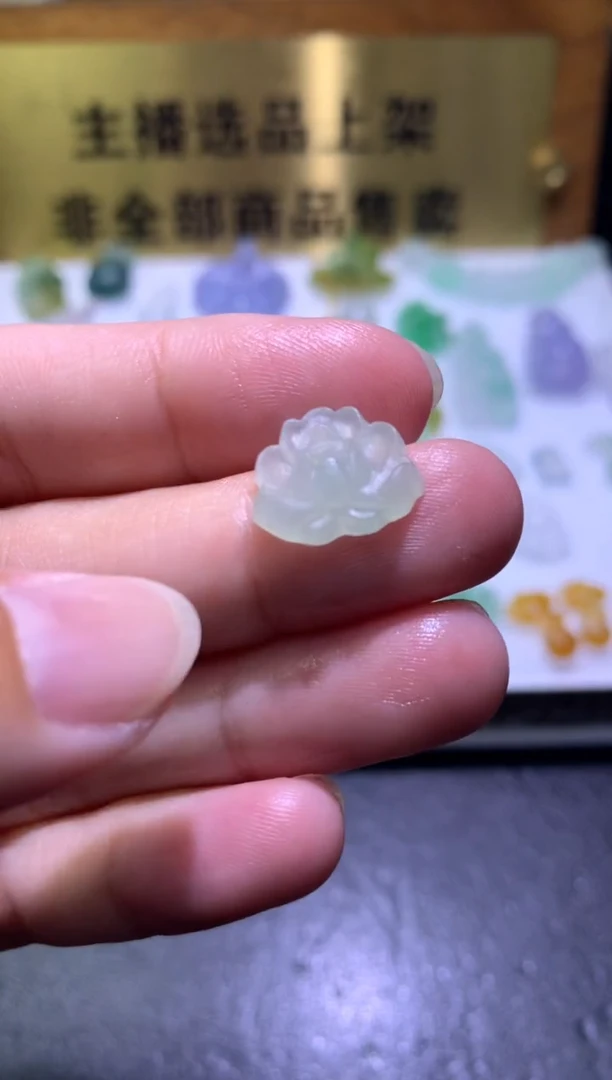 未镶嵌定制翡翠毛货