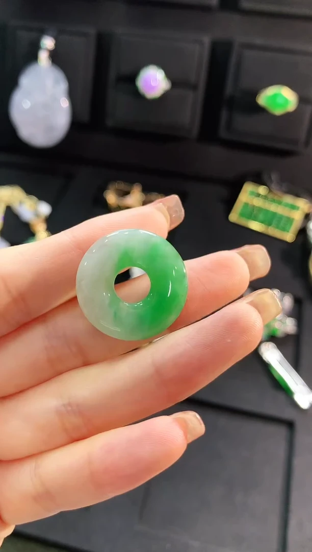 【闪购商品】翡翠颈饰未镶嵌吊坠
