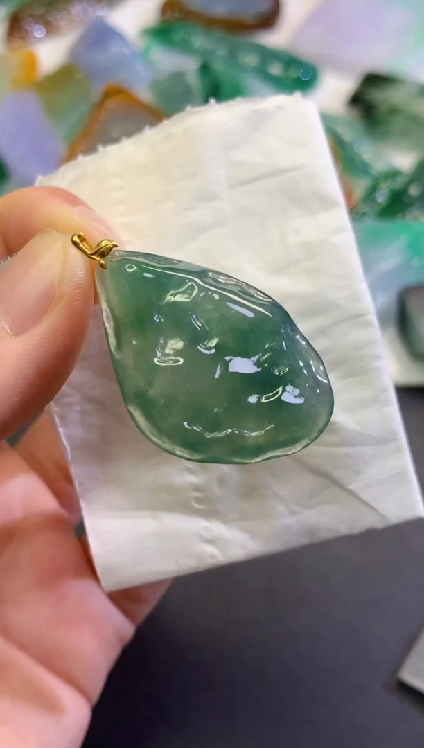 翡翠未镶嵌吊坠(不含链)025