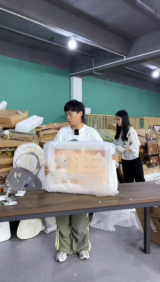竖款装饰画一个哟