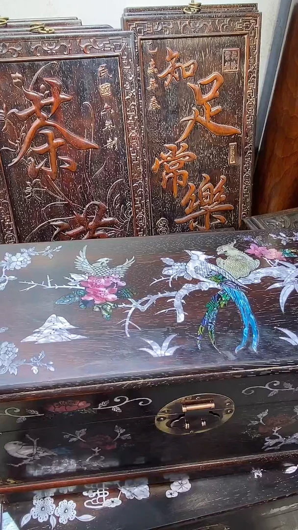 木木雕款夏***德大箱子一个