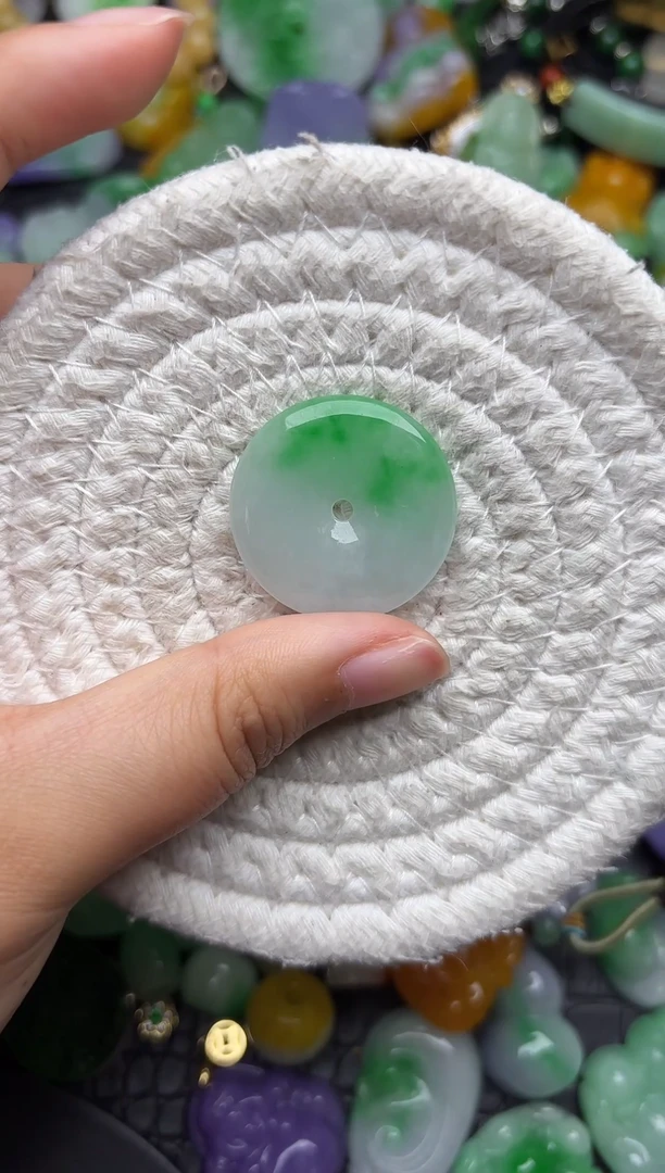 颈饰未镶嵌翡翠缅甸翡翠吊坠