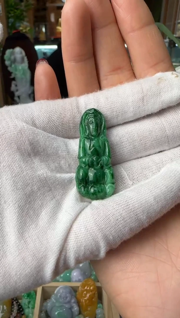 未镶嵌挂件翡翠吊坠