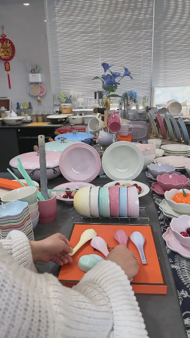 【闪购商品】瓷六色勺子