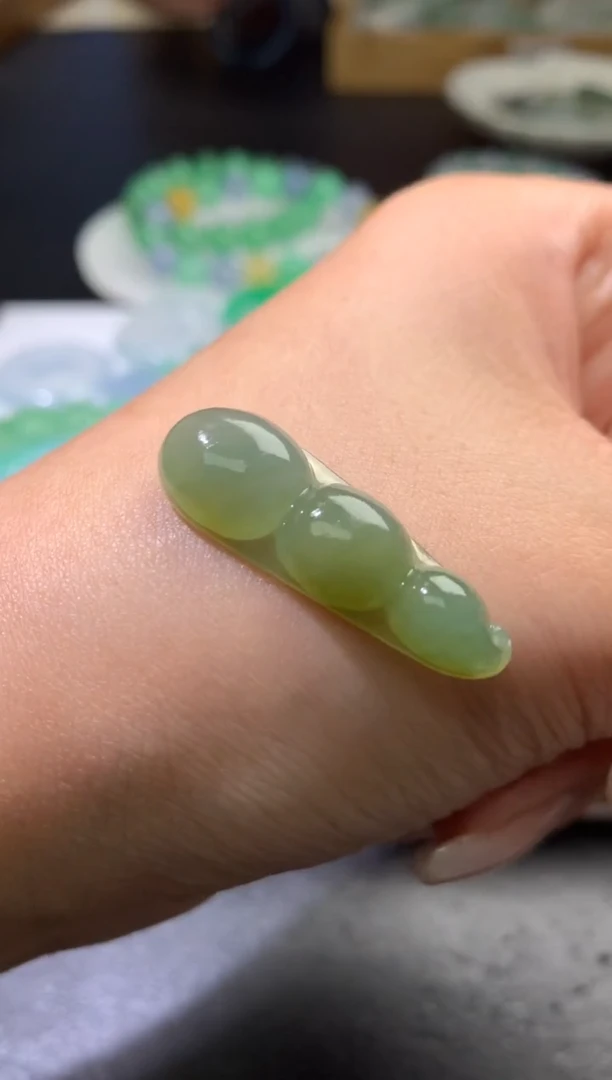 未镶嵌定制翡翠毛货 32.7-11-5.4